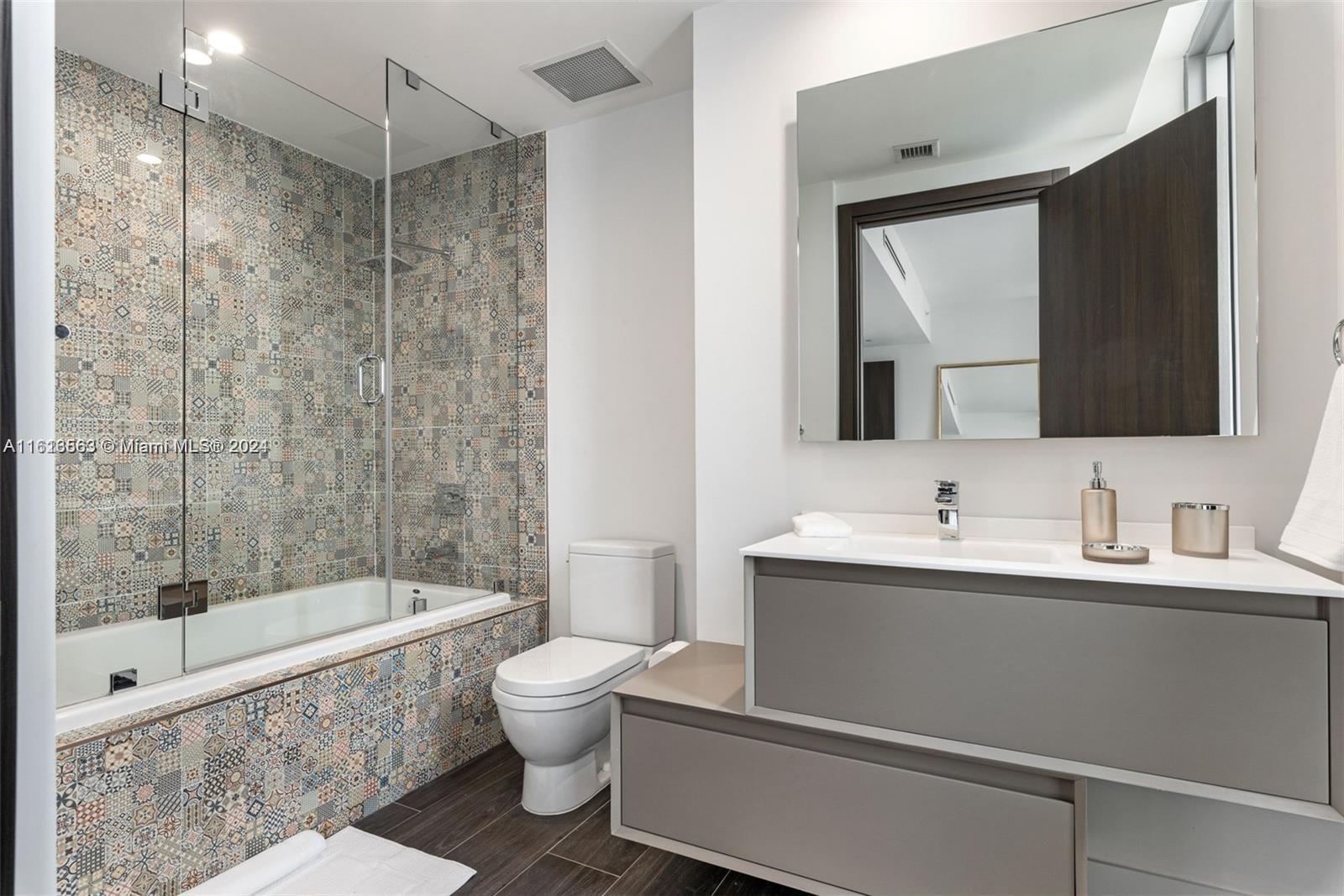 1100 Biscayne Blvd # 3507 Unit: 3506-3507