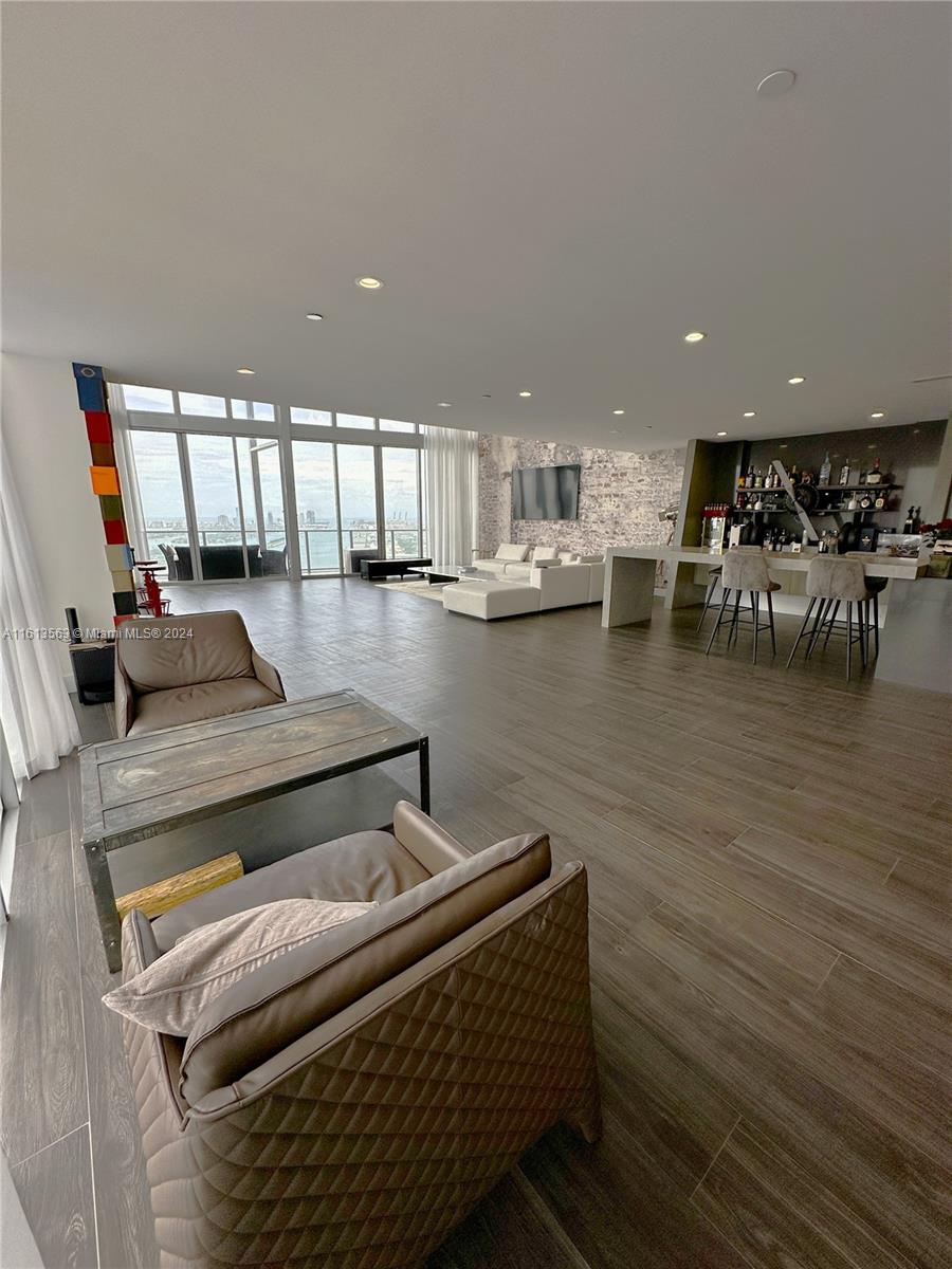 1100 Biscayne Blvd # 3507 Unit: 3506-3507
