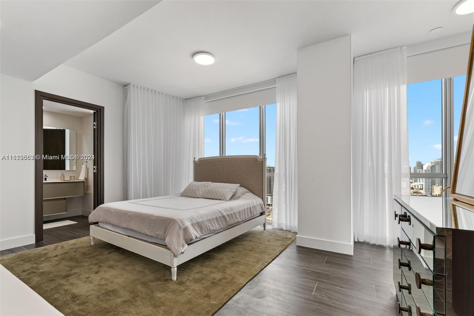 1100 Biscayne Blvd # 3507 Unit: 3506-3507