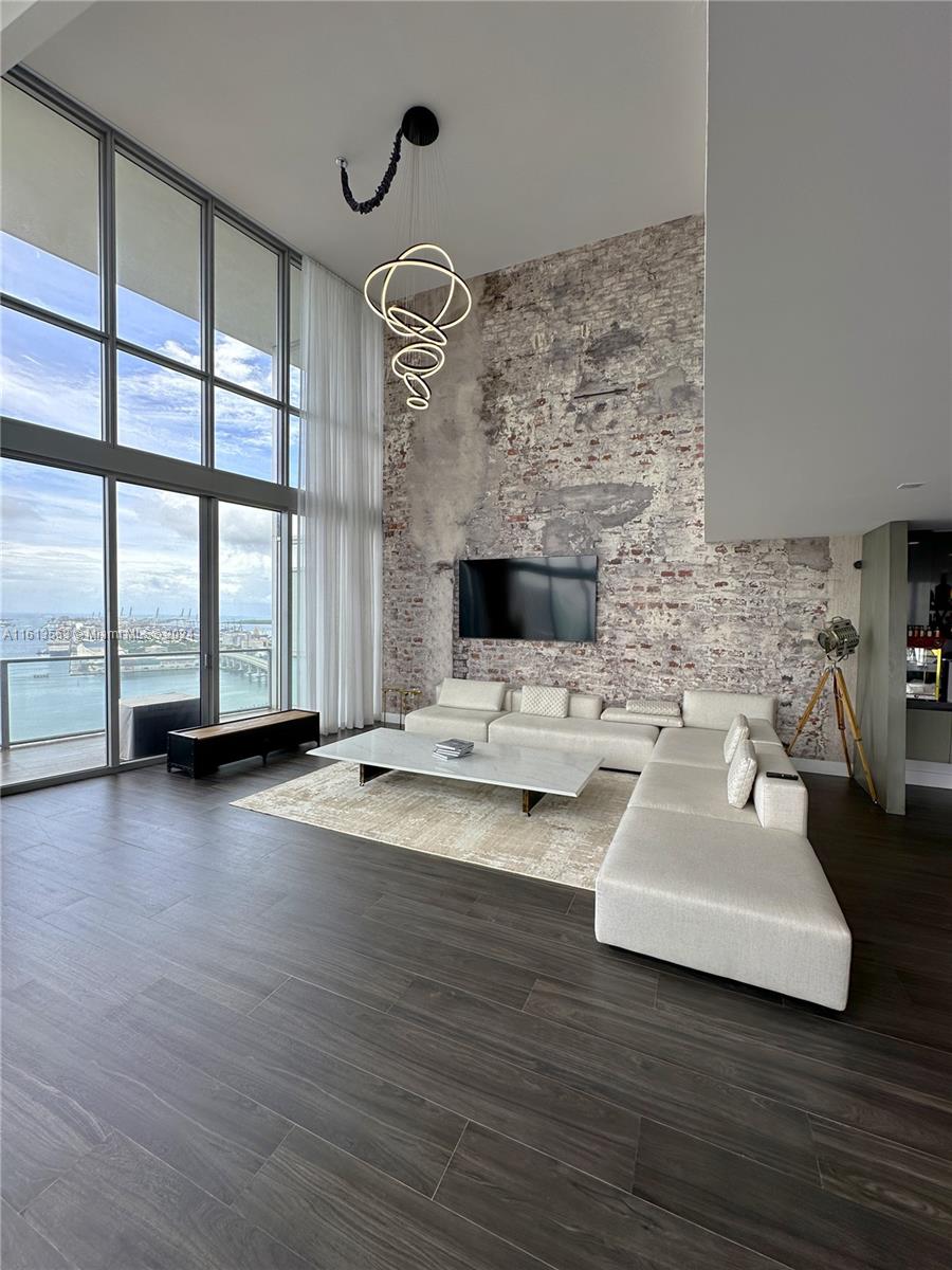 1100 Biscayne Blvd # 3507 Unit: 3506-3507