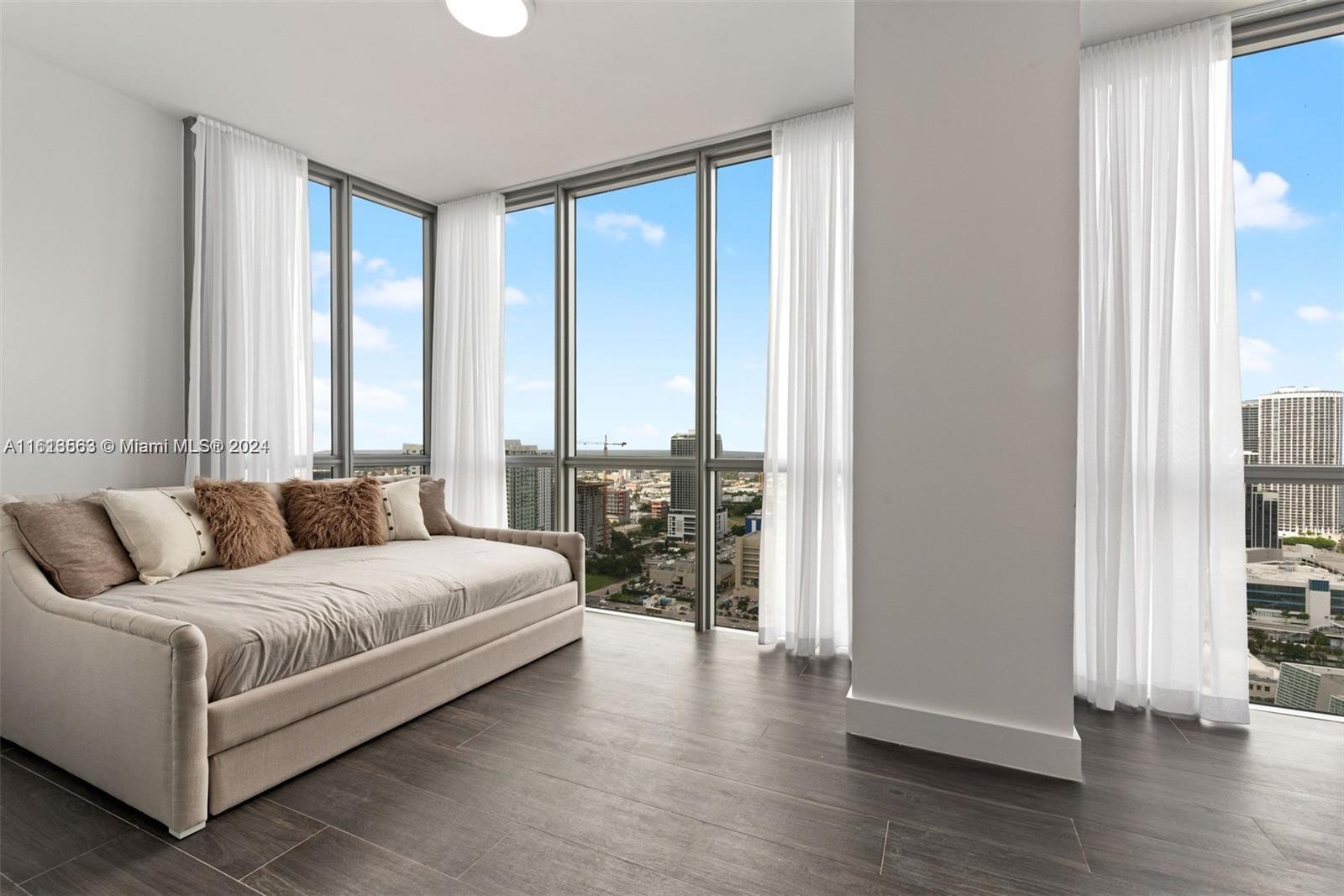 1100 Biscayne Blvd # 3507 Unit: 3506-3507