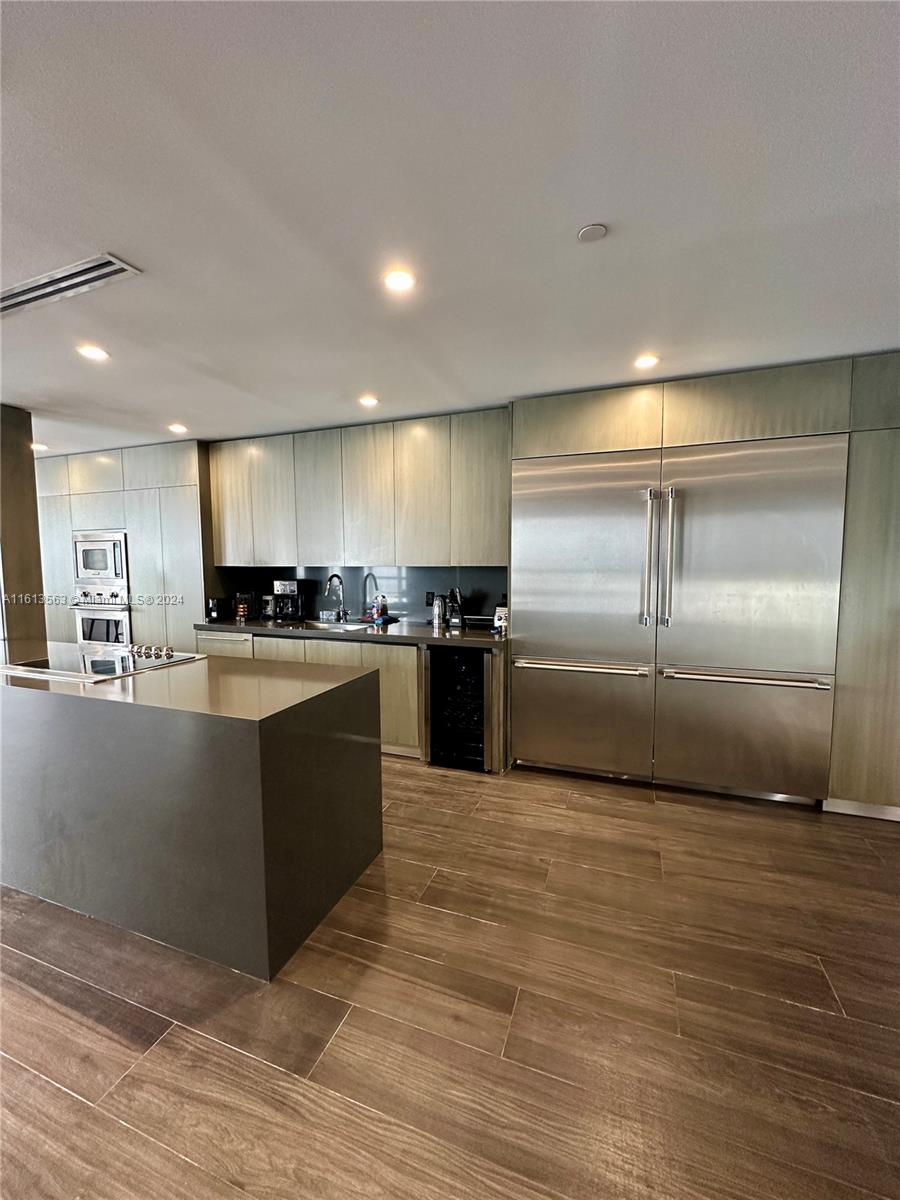 1100 Biscayne Blvd # 3507 Unit: 3506-3507