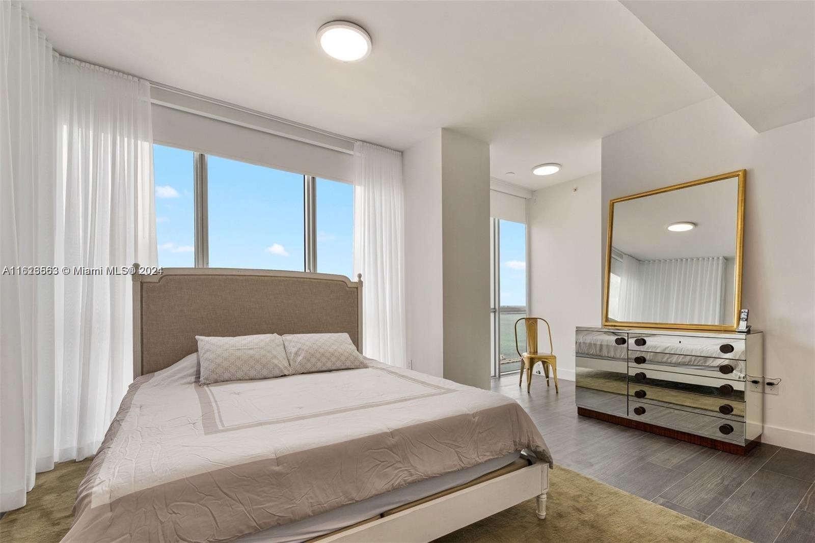 1100 Biscayne Blvd # 3507 Unit: 3506-3507