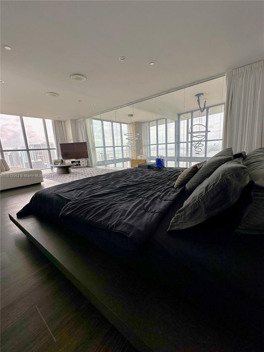 1100 Biscayne Blvd # 3507 Unit: 3506-3507
