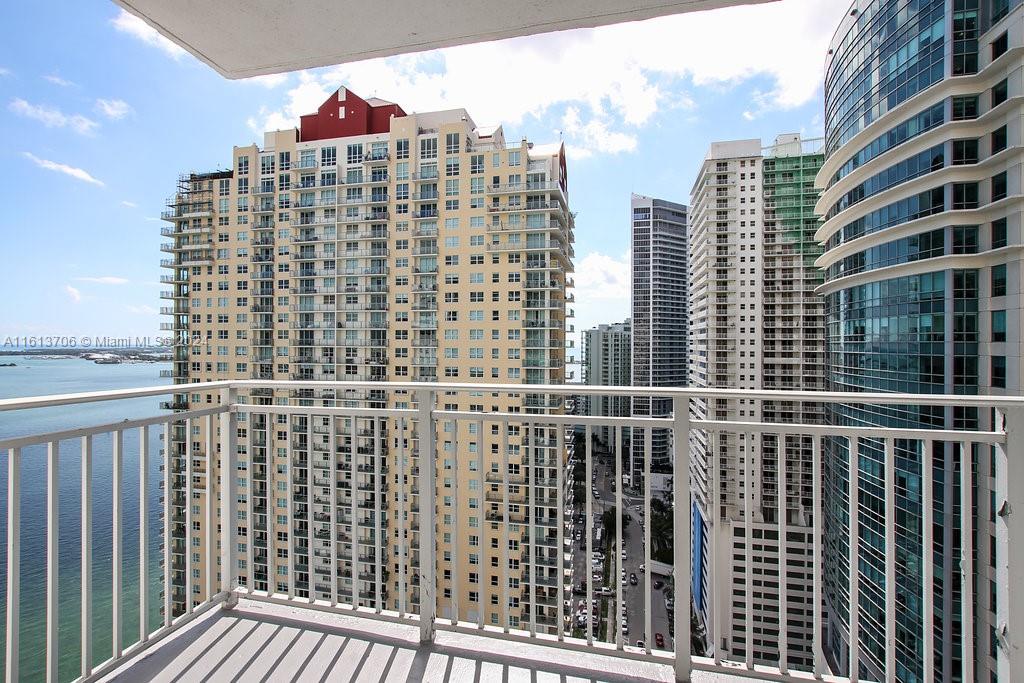 1111 Brickell Bay Dr # 2901