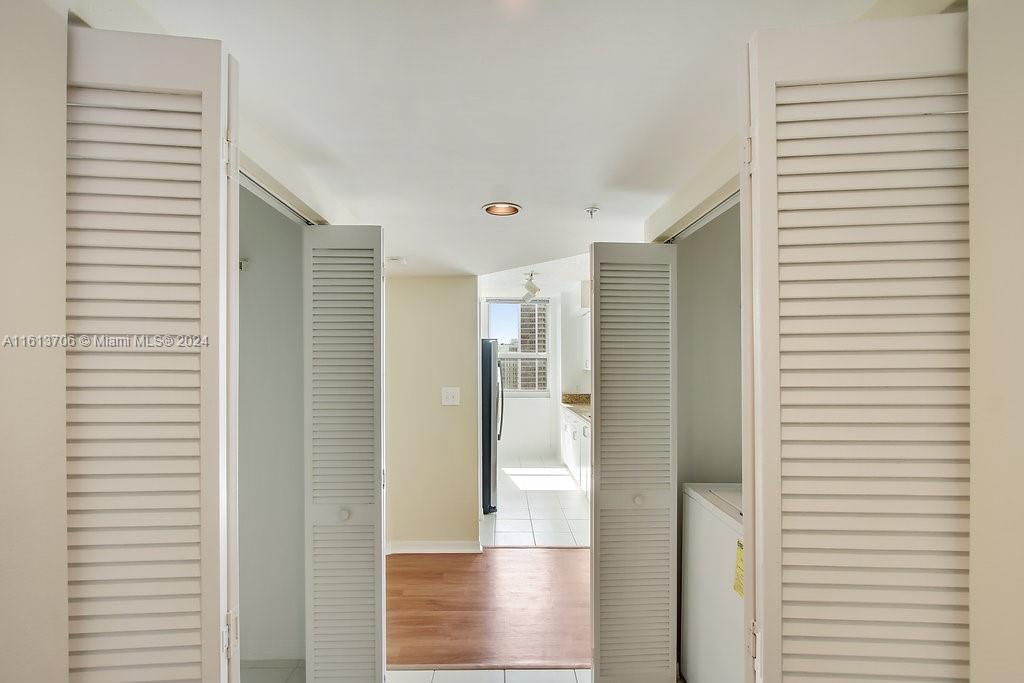 1111 Brickell Bay Dr # 2901