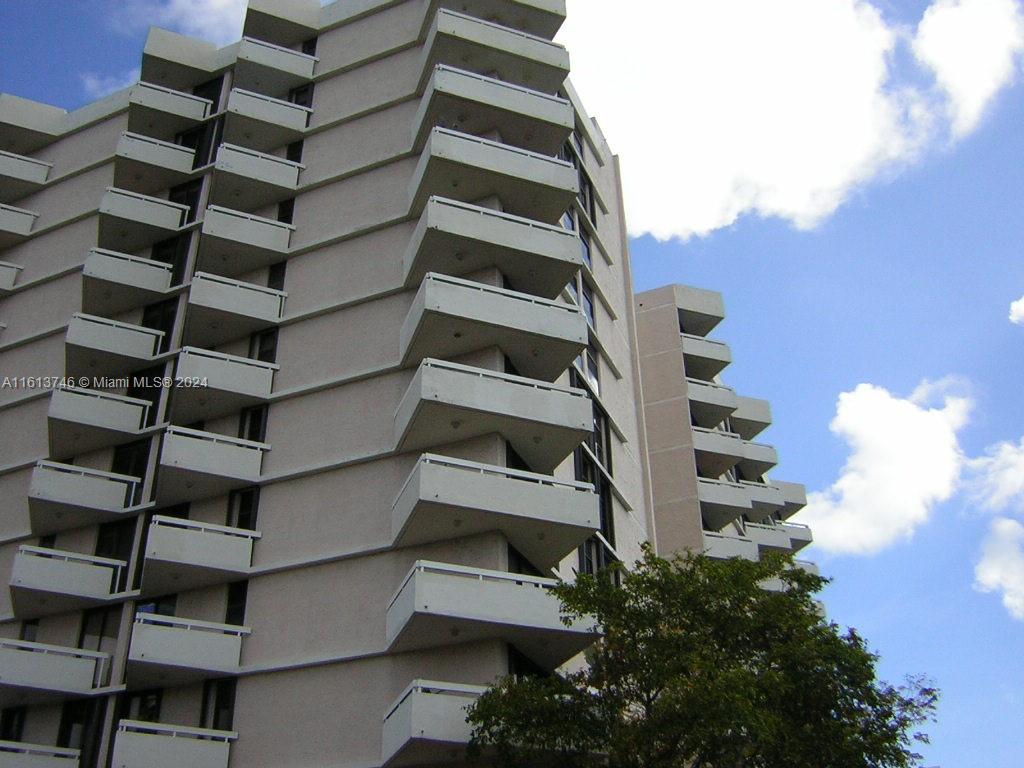 2501 Brickell Ave # 808