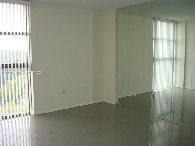 2501 Brickell Ave # 808