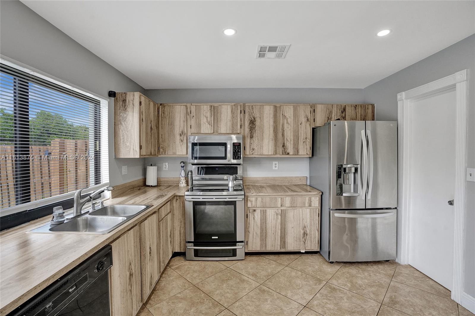 10240 NW 31st Ct
