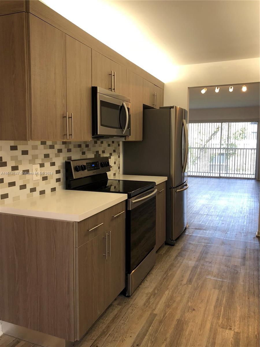 1251 SW 125th Ave # 301T