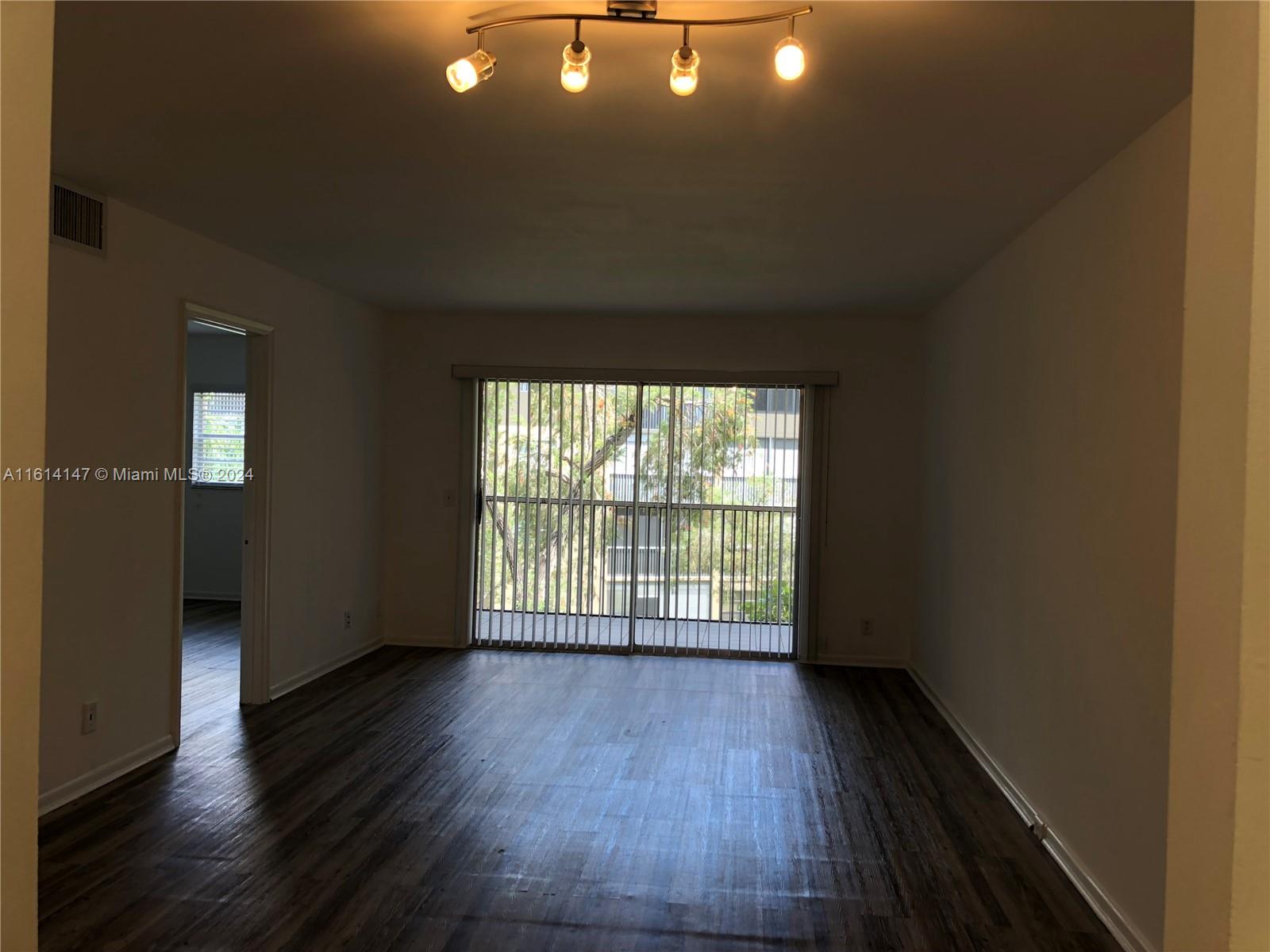 1251 SW 125th Ave # 301T