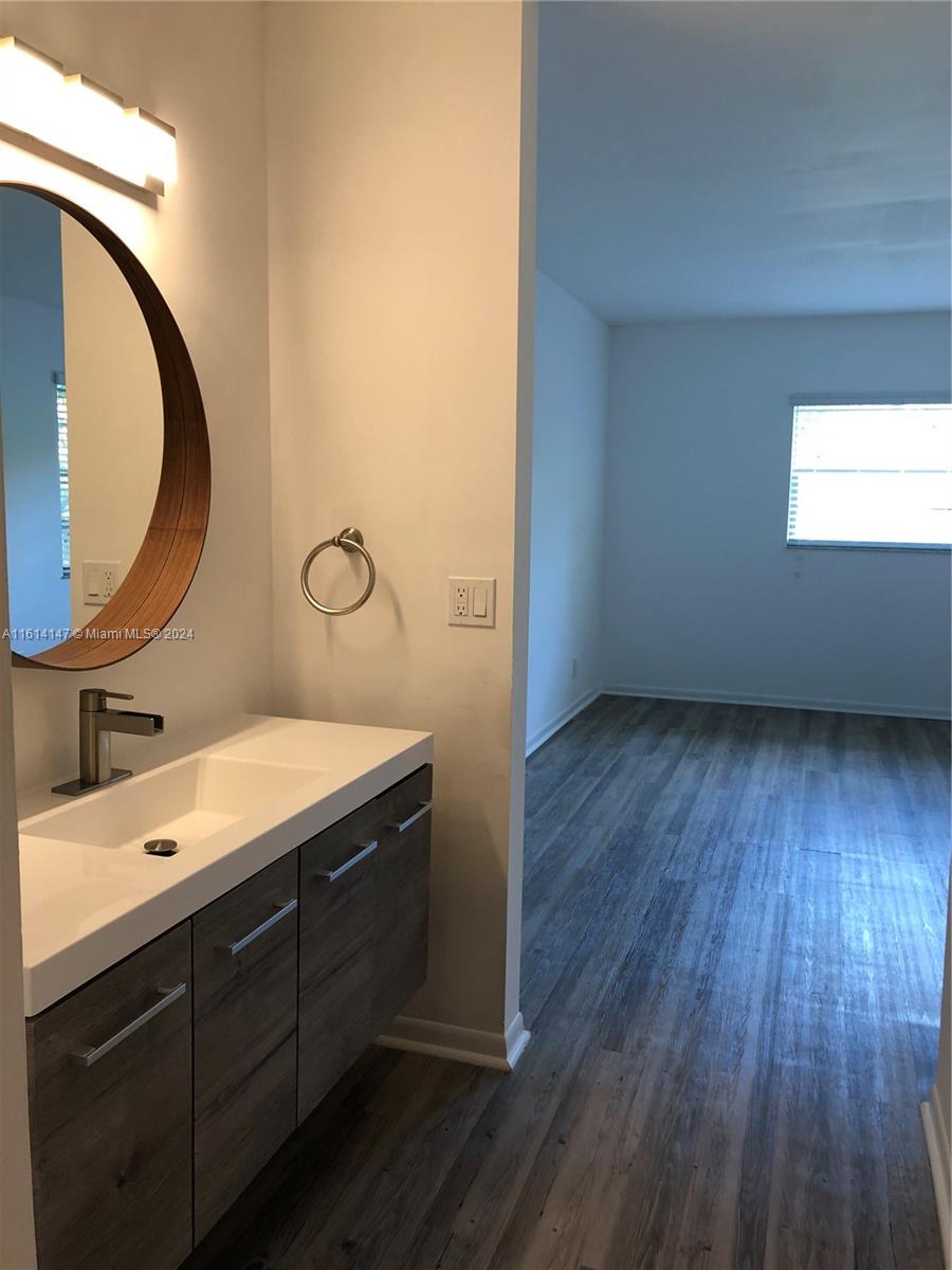 1251 SW 125th Ave # 301T
