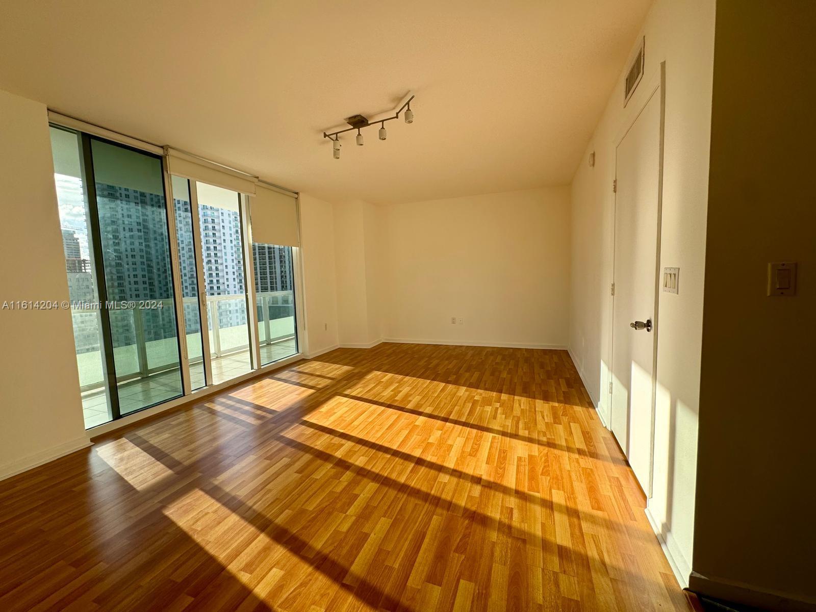 50 BISCAYNE BLVD # 1703