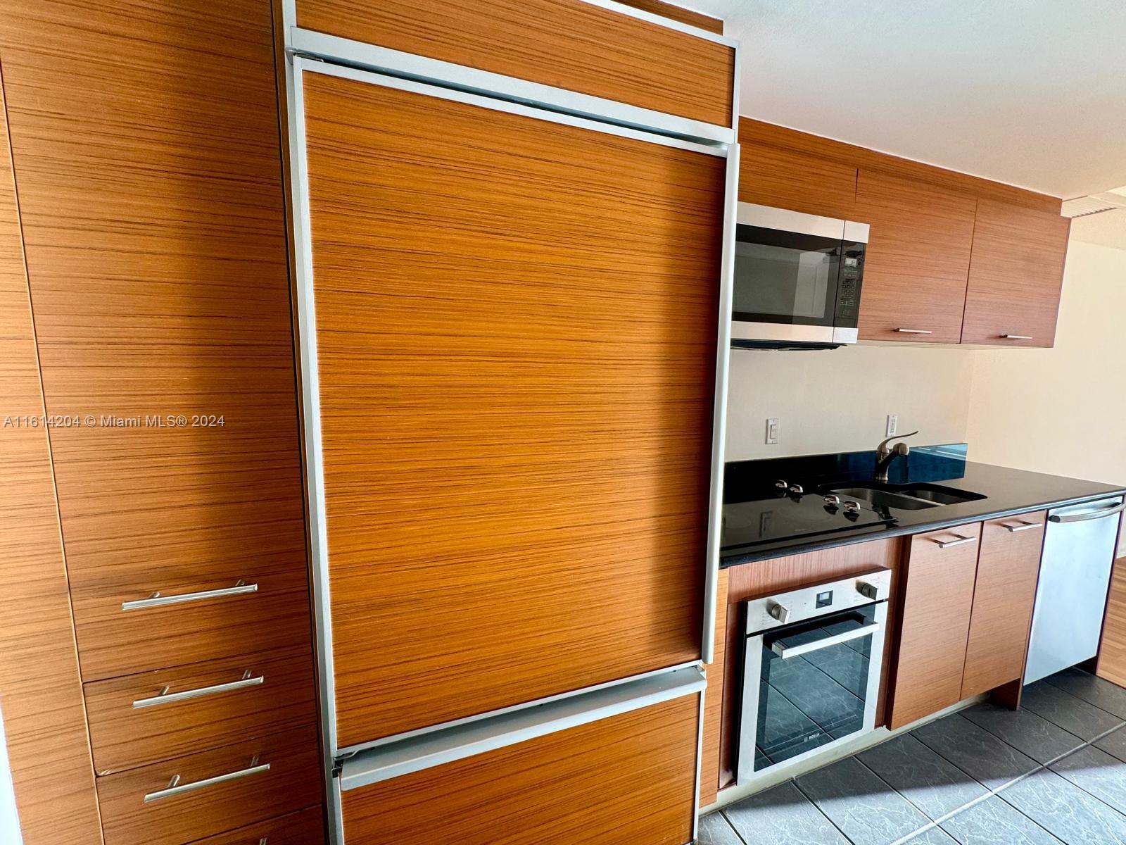 50 BISCAYNE BLVD # 1703