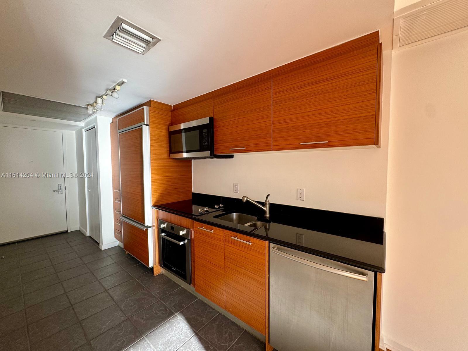 50 BISCAYNE BLVD # 1703