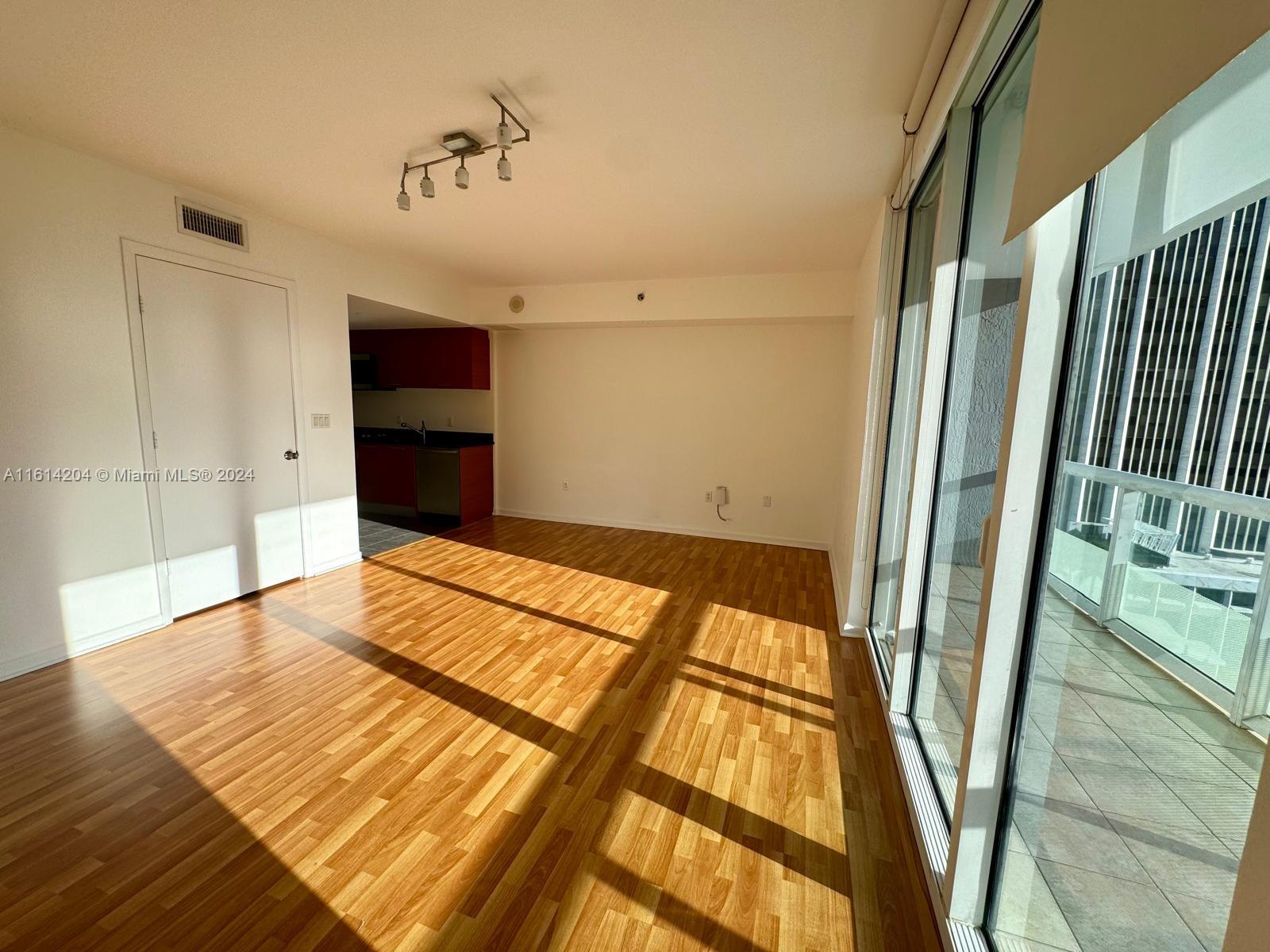 50 BISCAYNE BLVD # 1703
