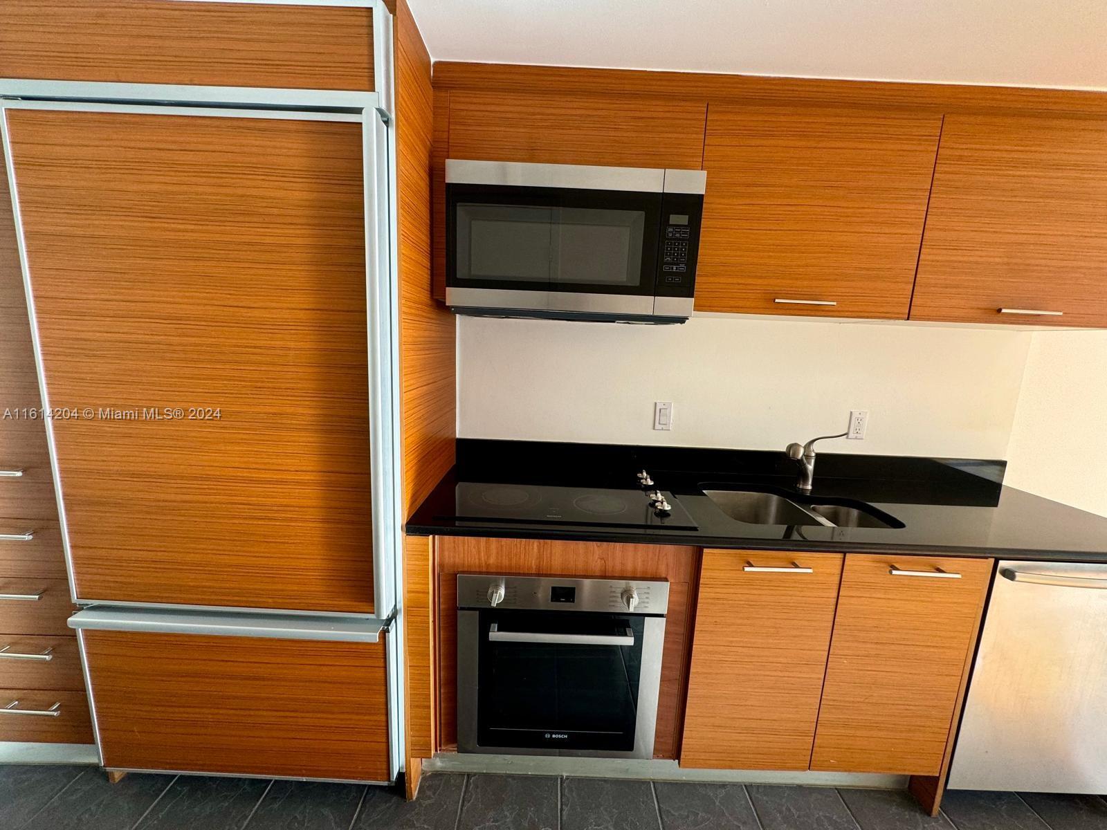 50 BISCAYNE BLVD # 1703