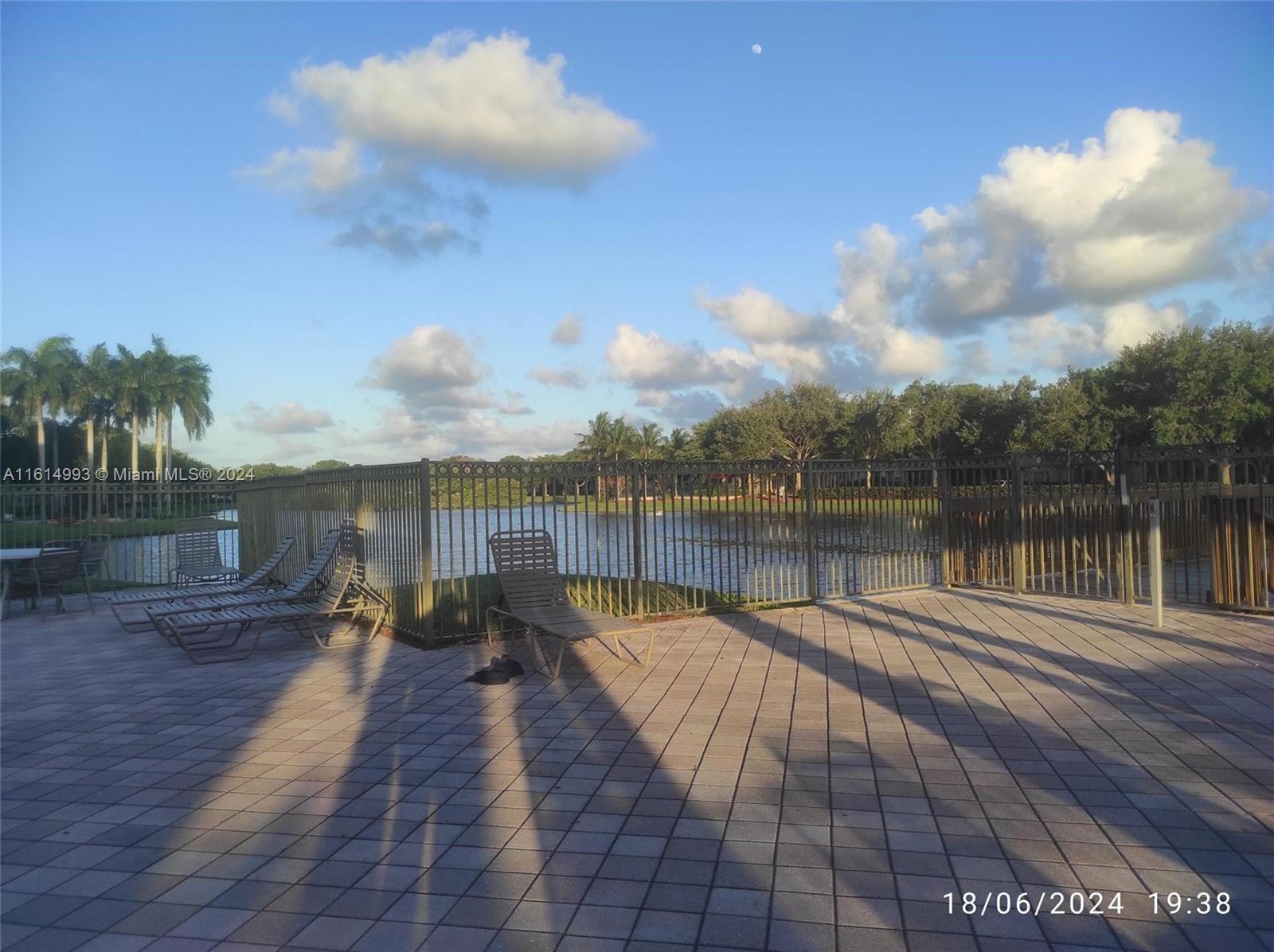 2433 Centergate Dr # 305