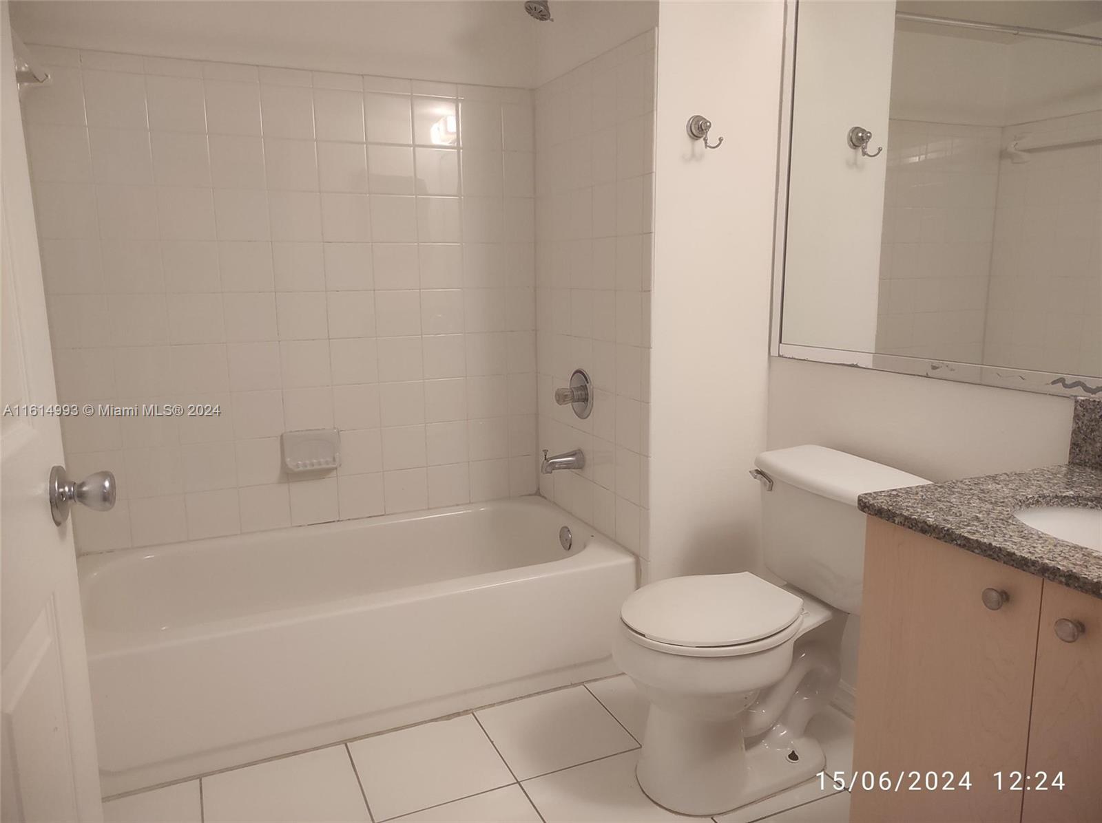 2433 Centergate Dr # 305