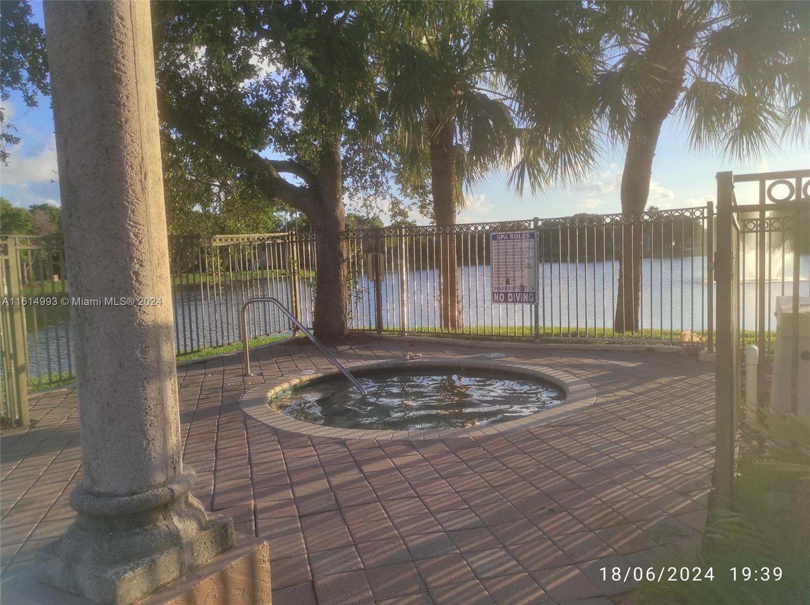 2433 Centergate Dr # 305