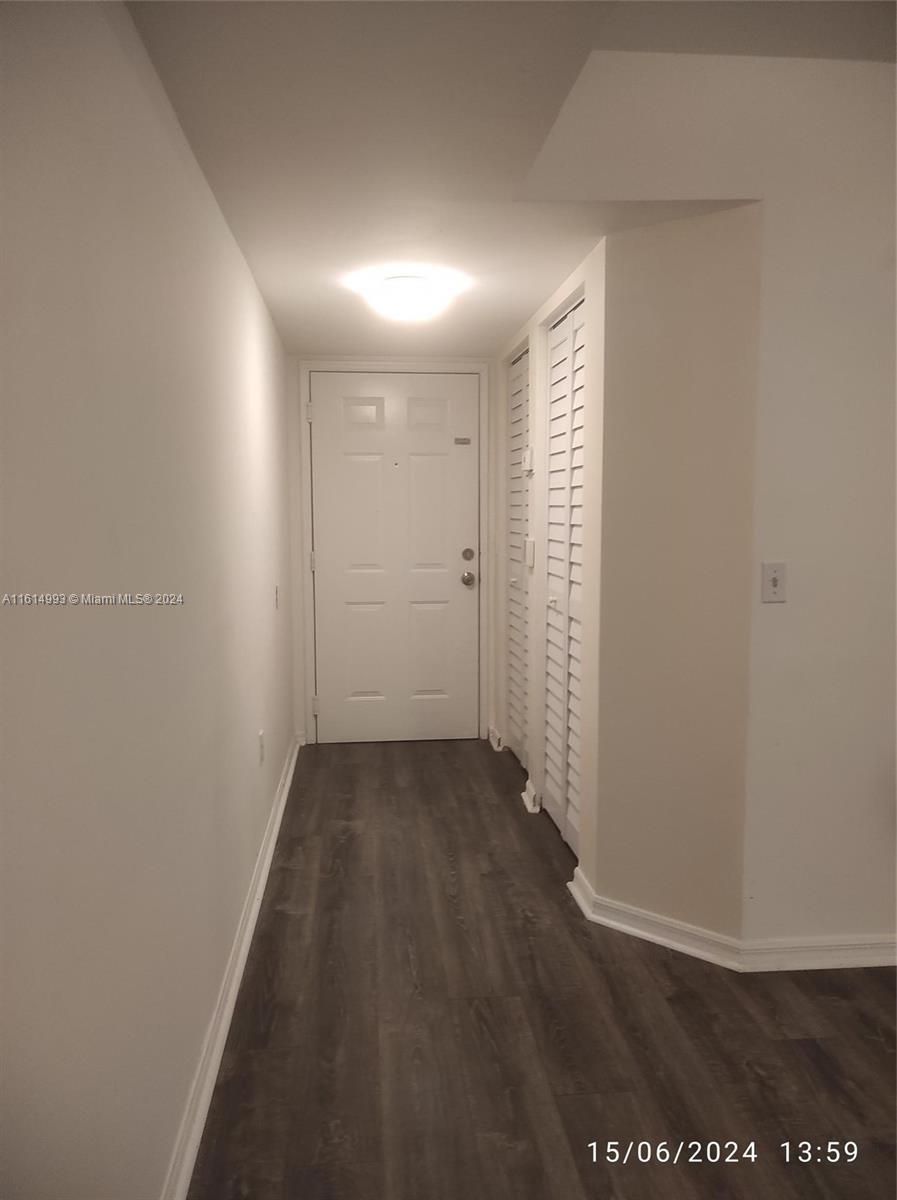 2433 Centergate Dr # 305