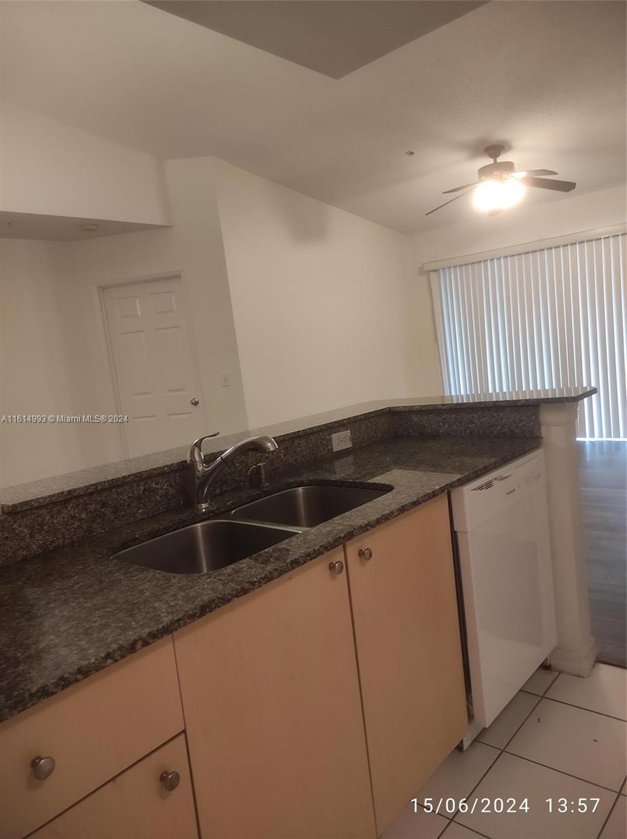 2433 Centergate Dr # 305