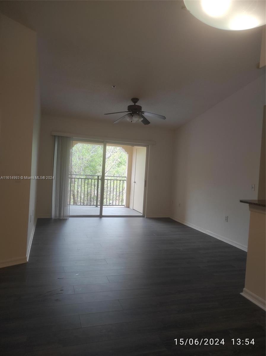 2433 Centergate Dr # 305