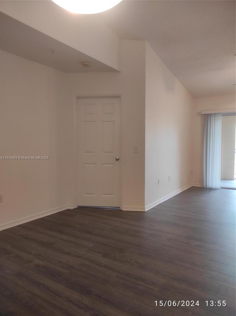 2433 Centergate Dr # 305