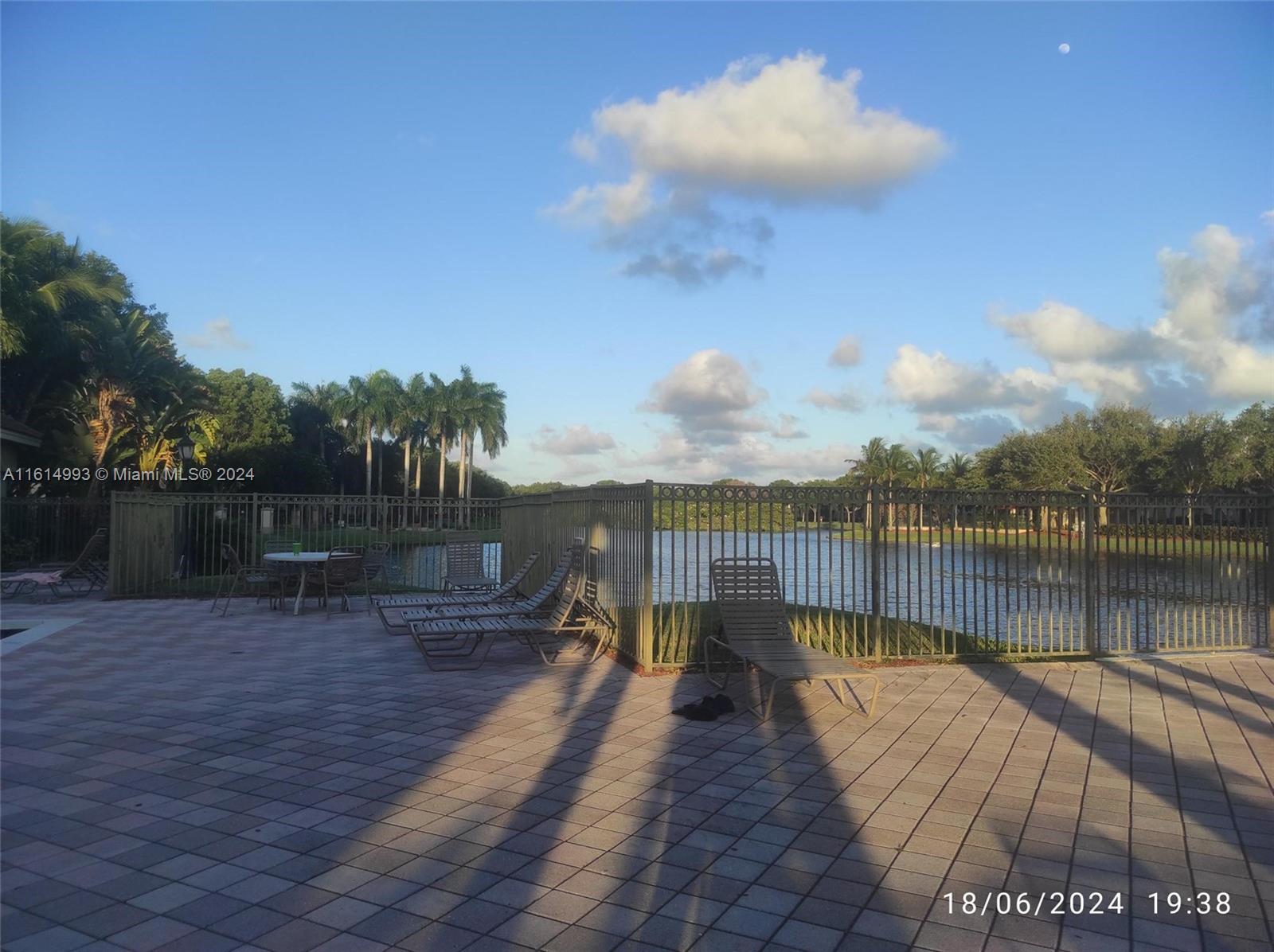 2433 Centergate Dr # 305