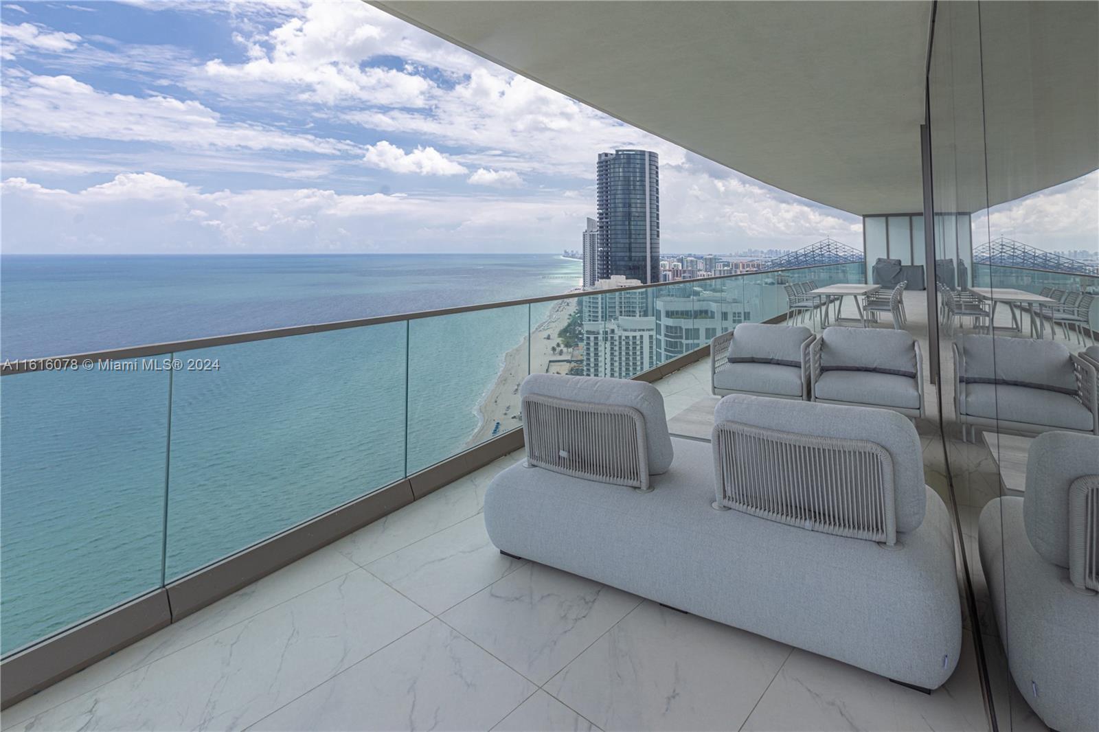 18975 Collins Ave # 3500