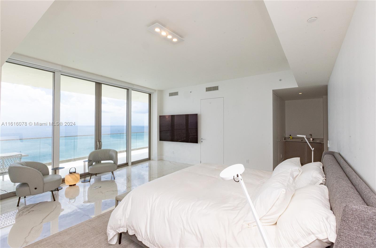 18975 Collins Ave # 3500