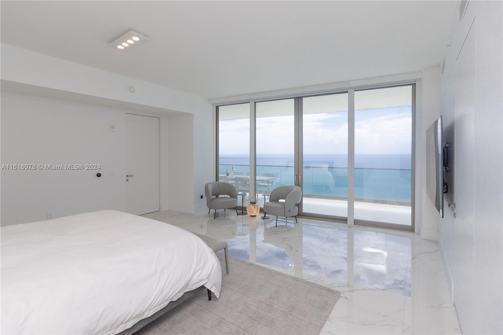 18975 Collins Ave # 3500