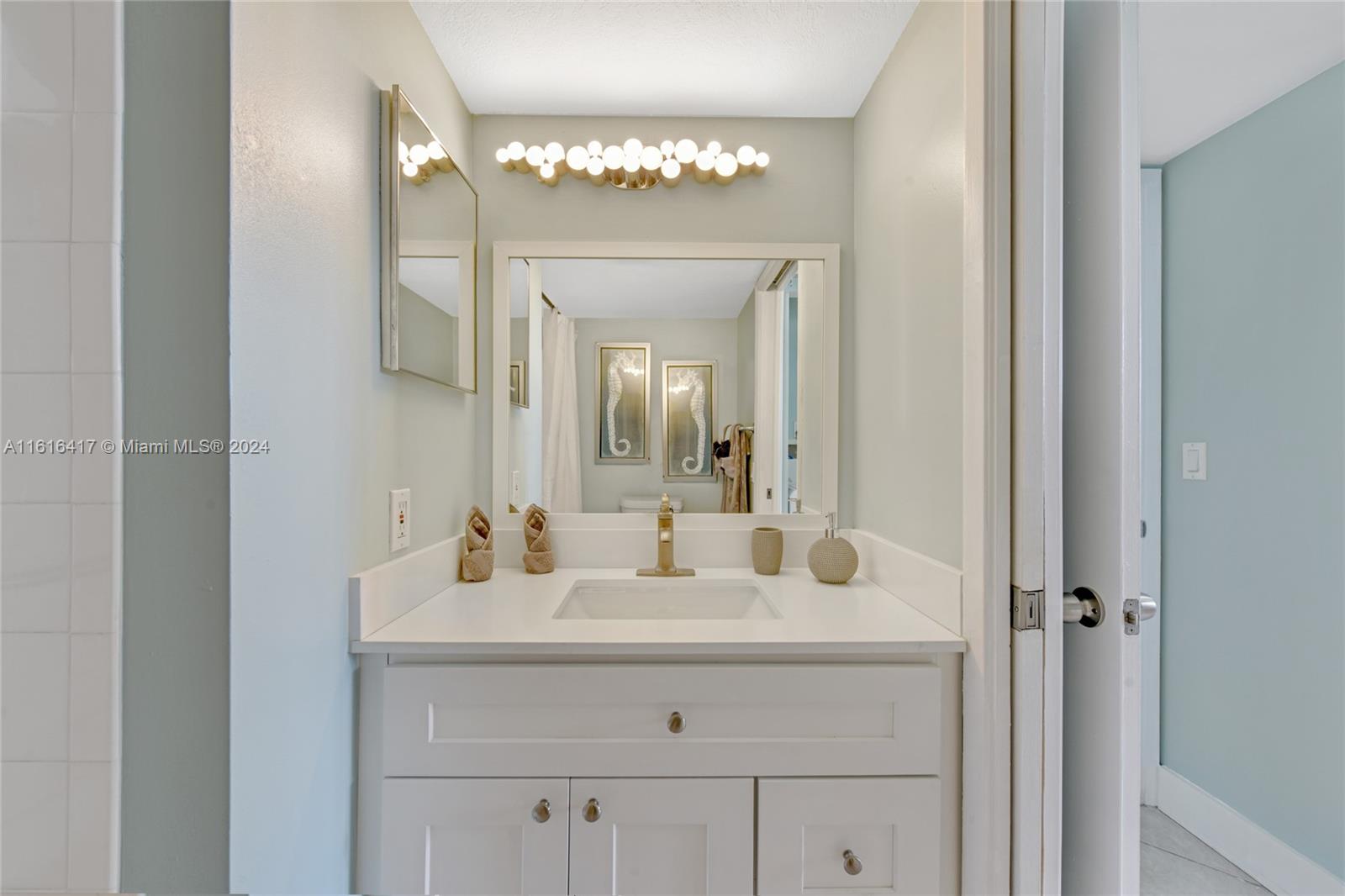 19501 E Country Club Dr # 9503