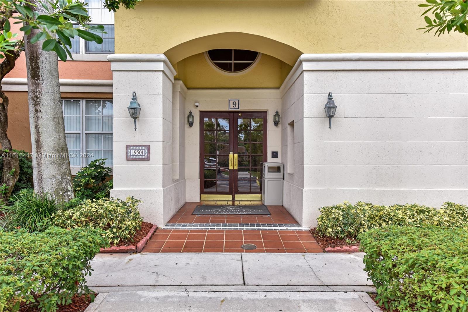 19501 E Country Club Dr # 9503