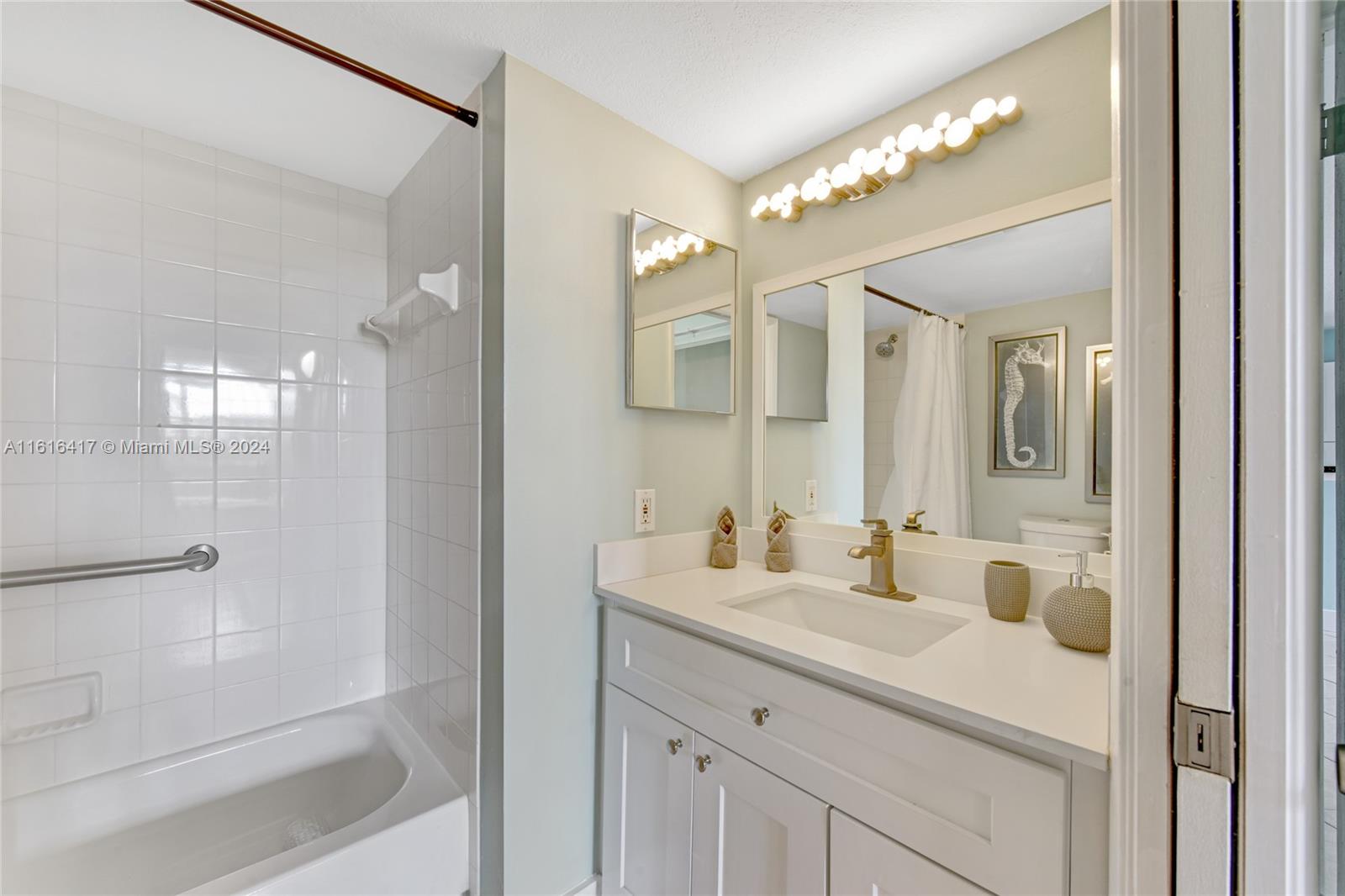 19501 E Country Club Dr # 9503