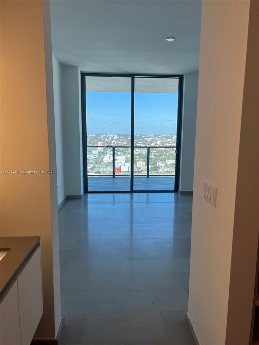 88 SW 7th St # 2908