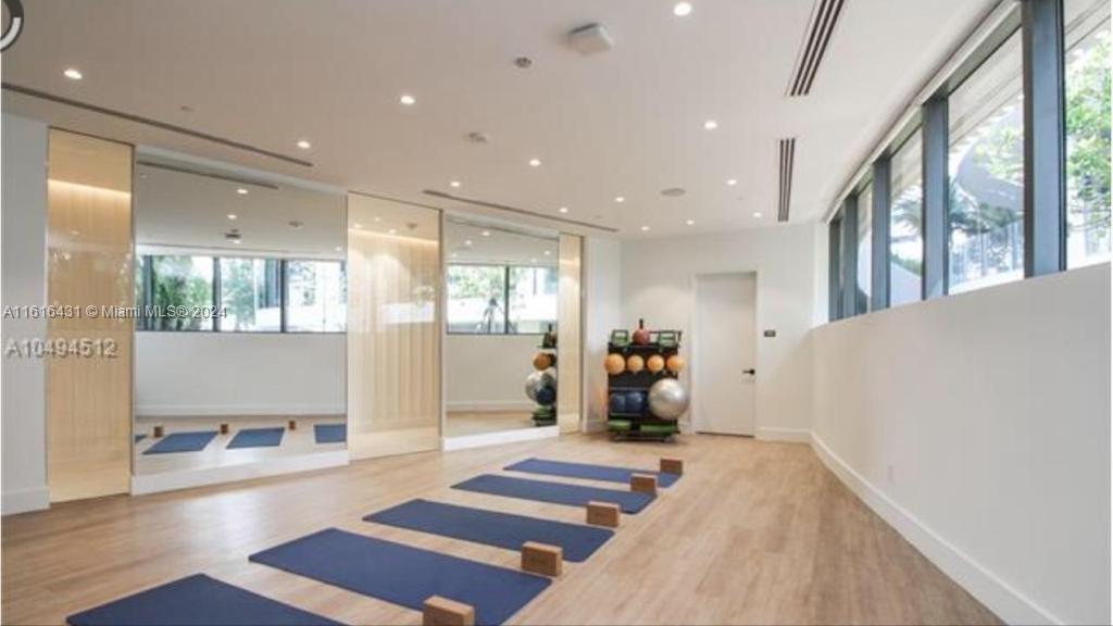 2831 S Bayshore Dr # 1504