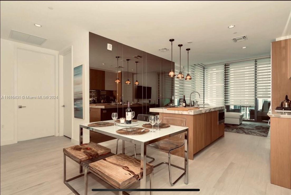 2831 S Bayshore Dr # 1504