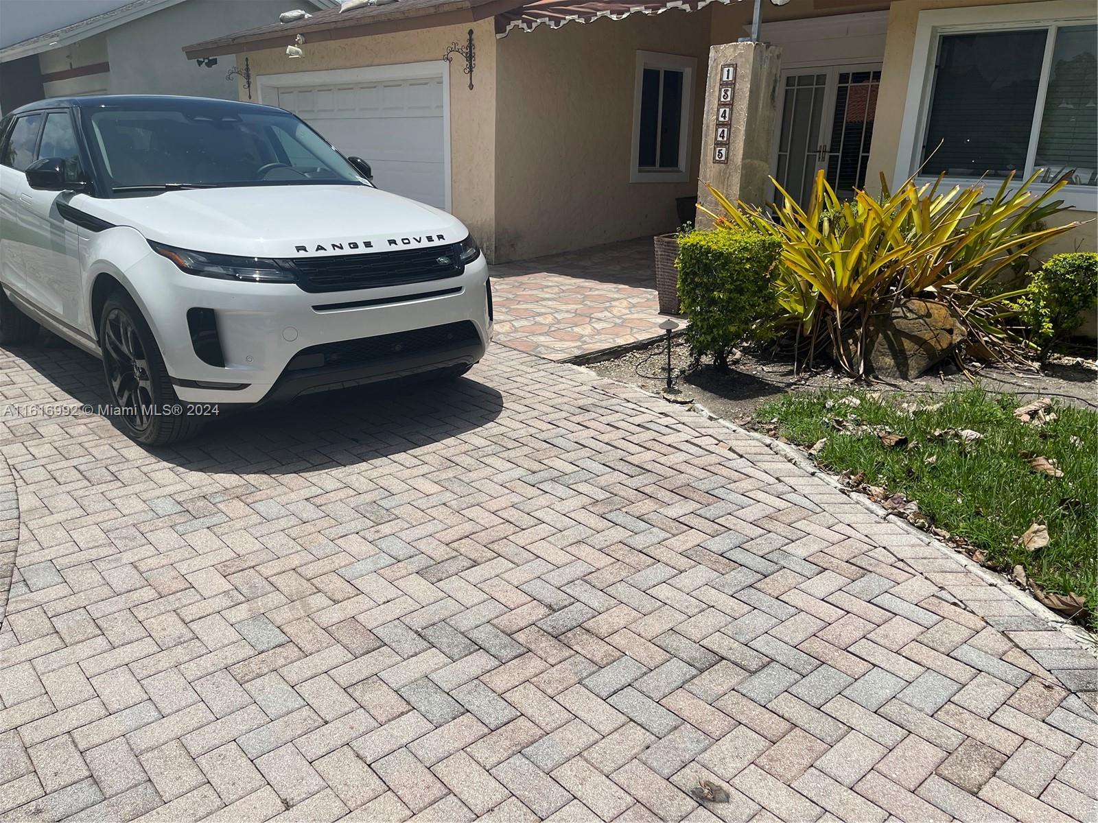 13445 SW 89th Ter
