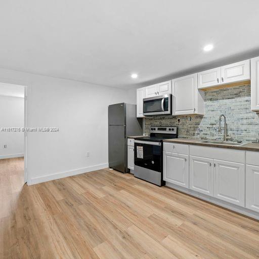 361 E 39th St # 2