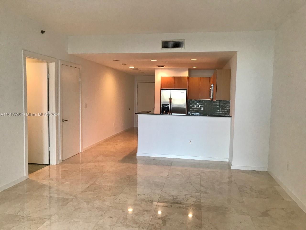 1060 Brickell Ave # 3813