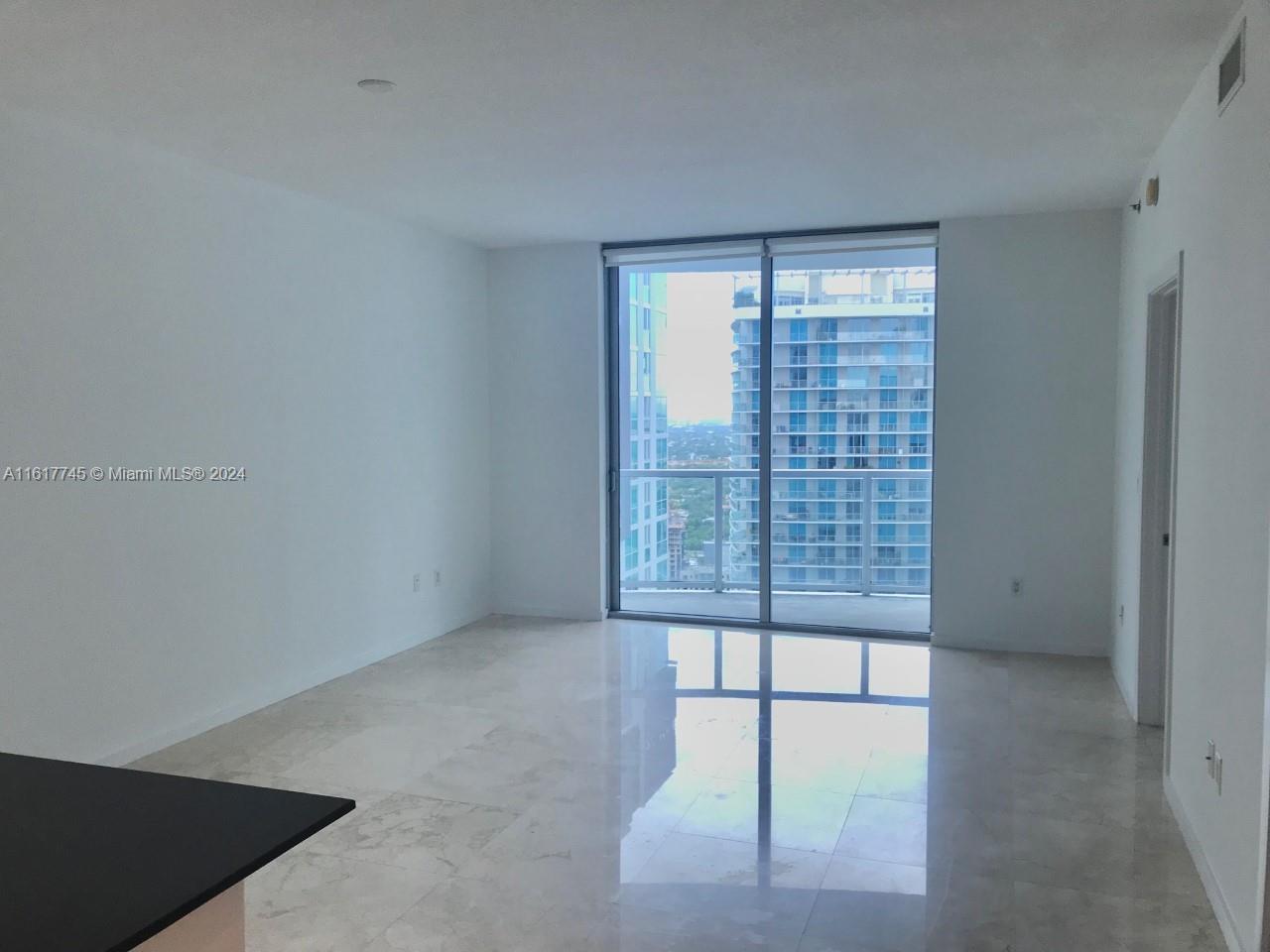 1060 Brickell Ave # 3813