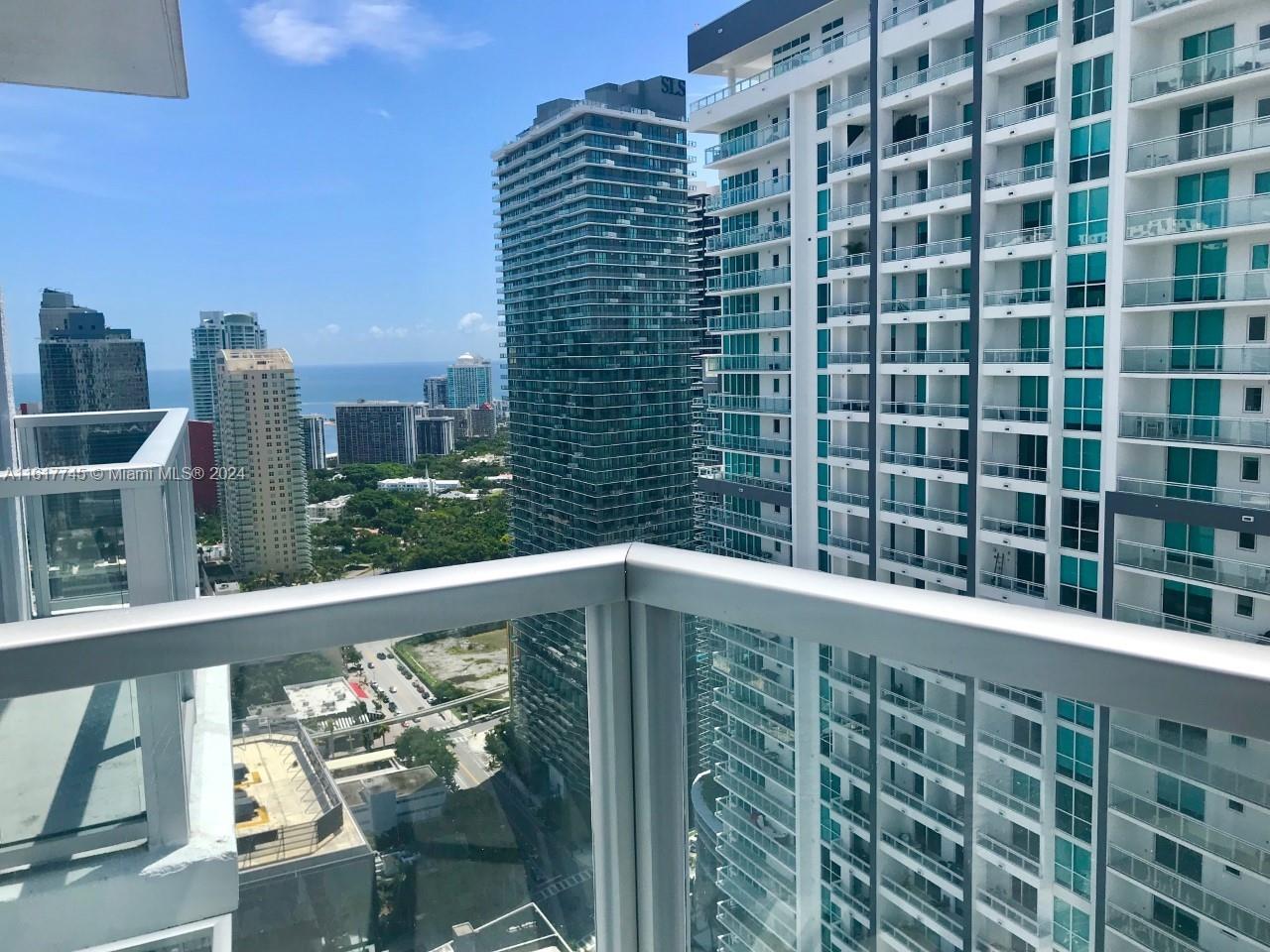 1060 Brickell Ave # 3813