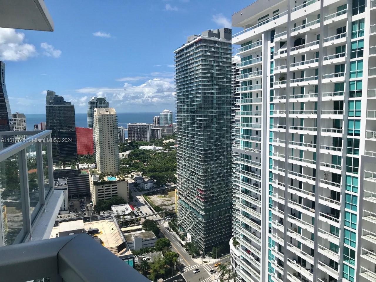 1060 Brickell Ave # 3813