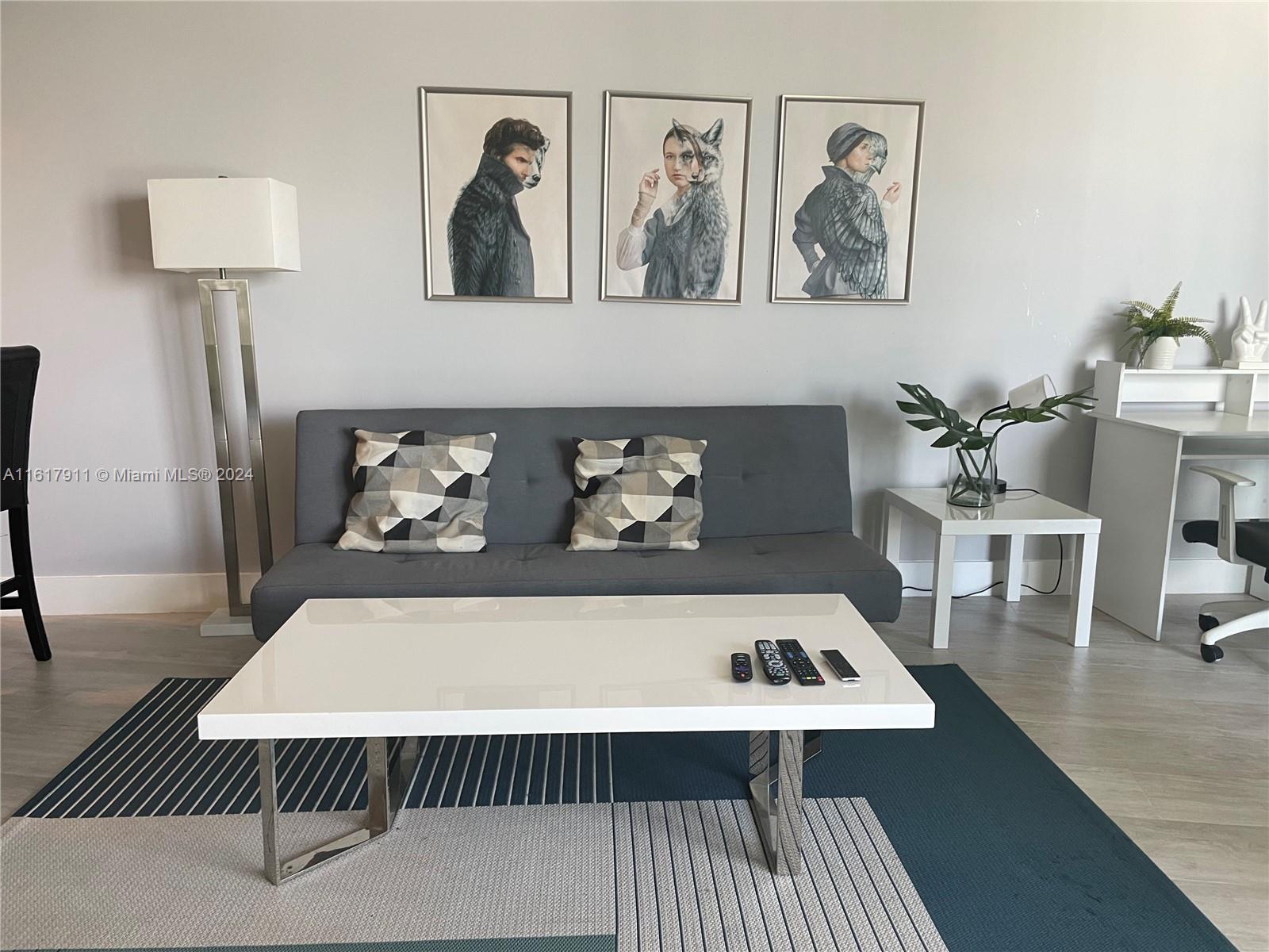 121 NE 34th St # 2914