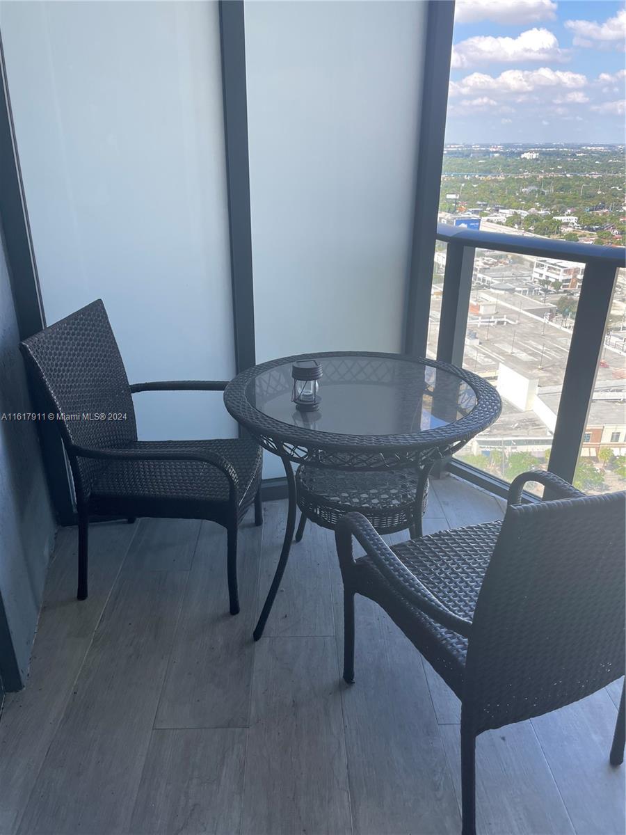 121 NE 34th St # 2914