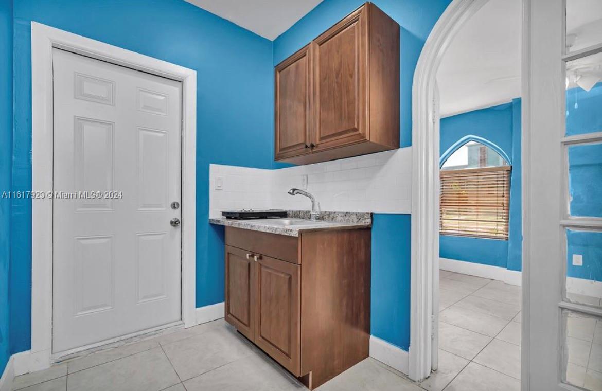 613 Sharar Ave # 3, Opa-Locka Unit: 3