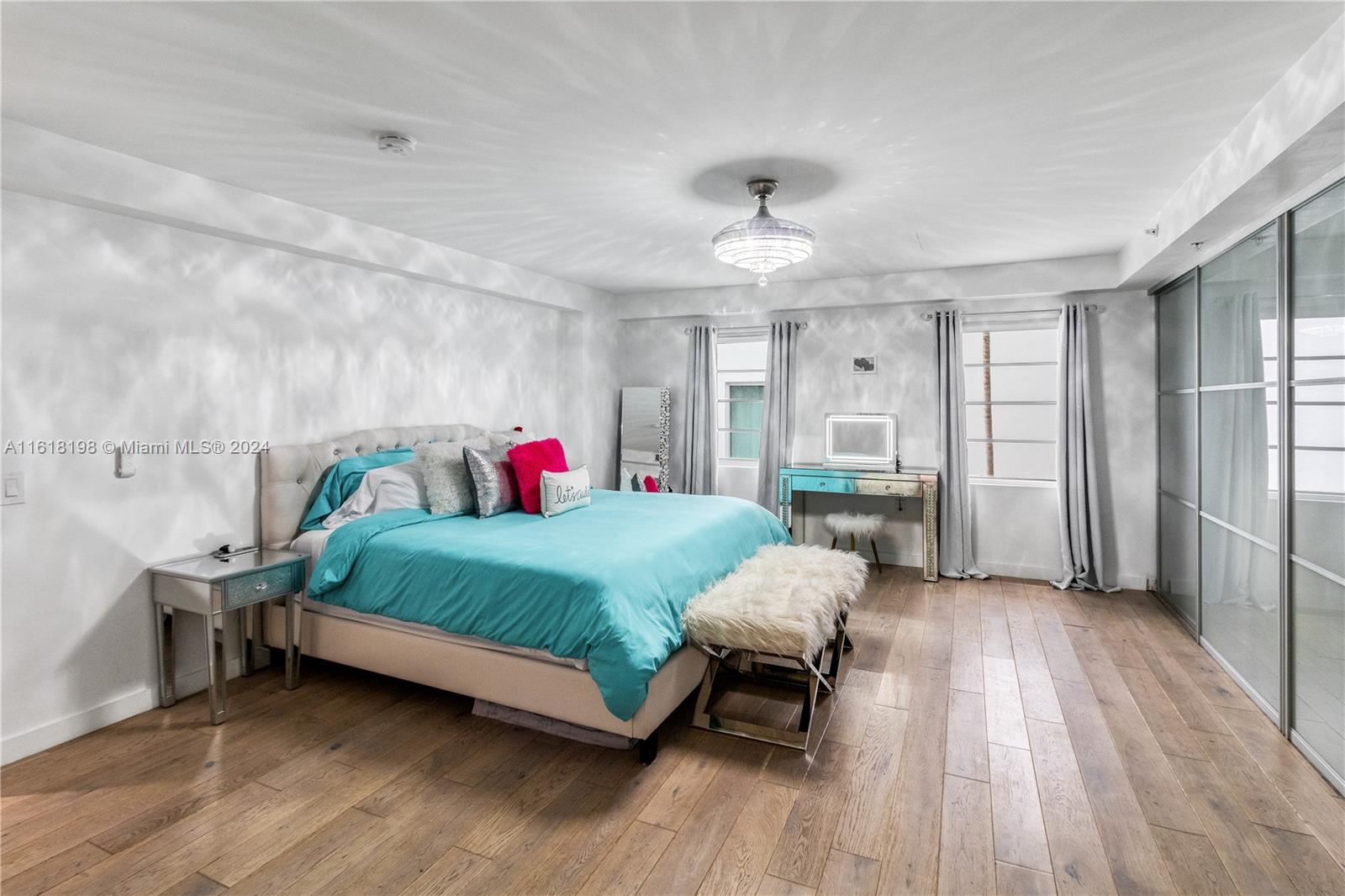 1700 Meridian Ave Unit: TH101