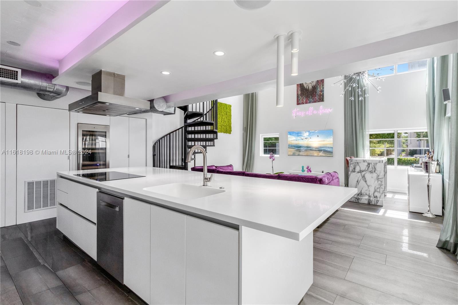 1700 Meridian Ave Unit: TH101