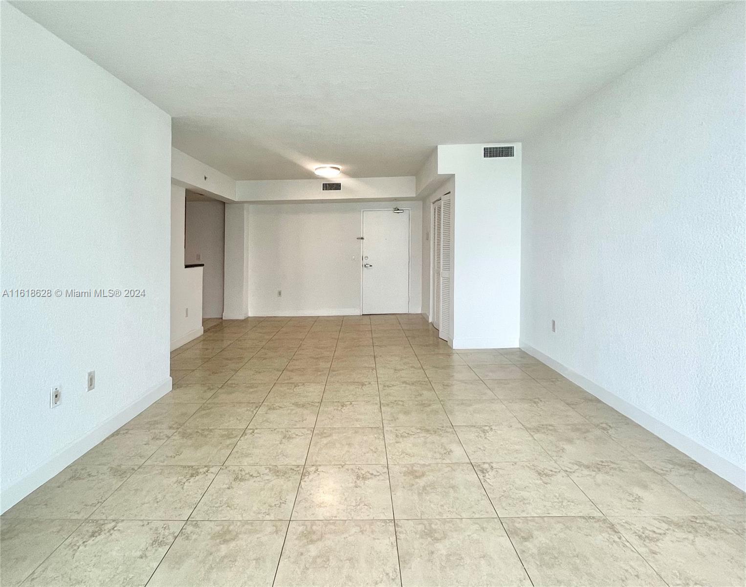 7501 E Treasure Dr # 7G